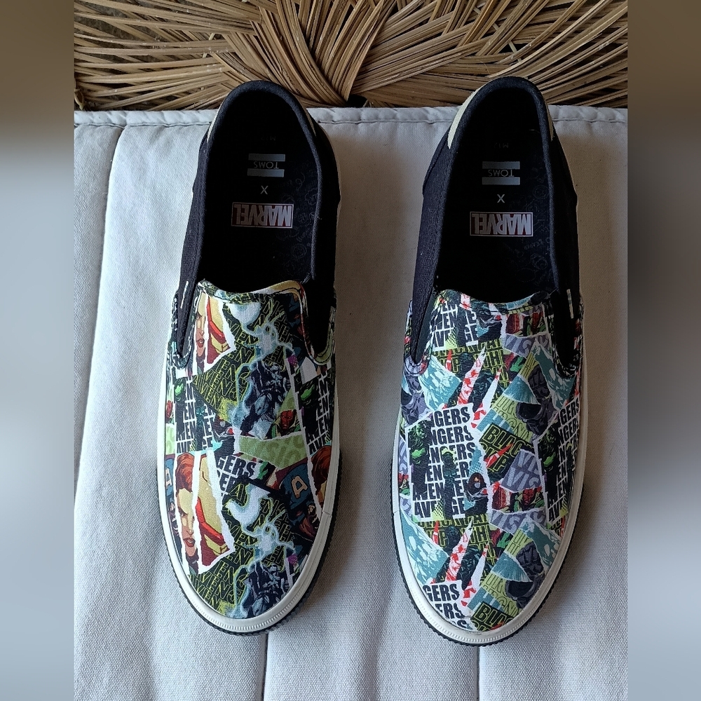 Toms Marvel Mens Black and Colorful Graphic Sneakers_12 - Picture 3 of 7